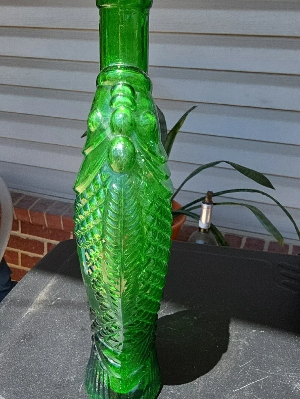 Green Glass Fish Figurine Bottle for Aquarium Décor